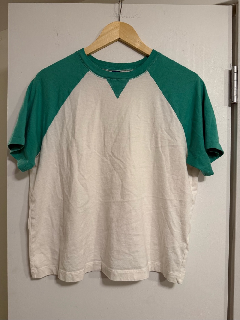Old Navy Vintage Tee Women’s M Green Cream Raglan Baseball Shirt